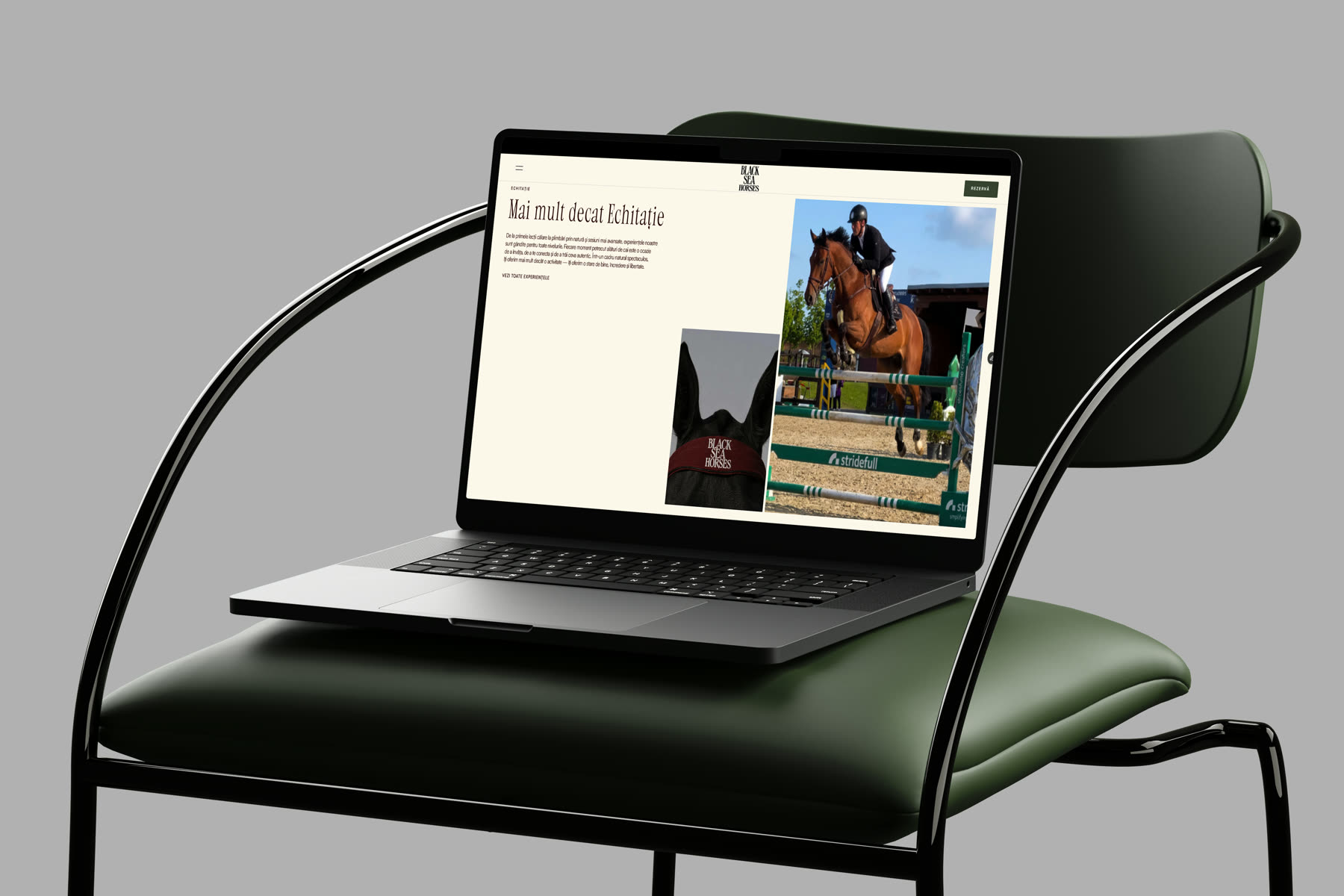 Site-ul Black Sea Horses pe laptop: pagina de echitație